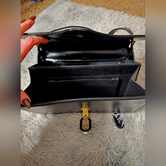 Celine Vintage Black & Gold Adjustable ✨️ Beautiful Bag (EUC)(SEE PICS) - Picture 6 of 9
